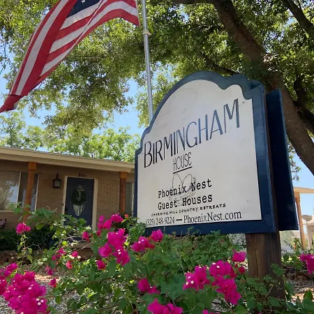 Birmingham House - Updated And Spacious